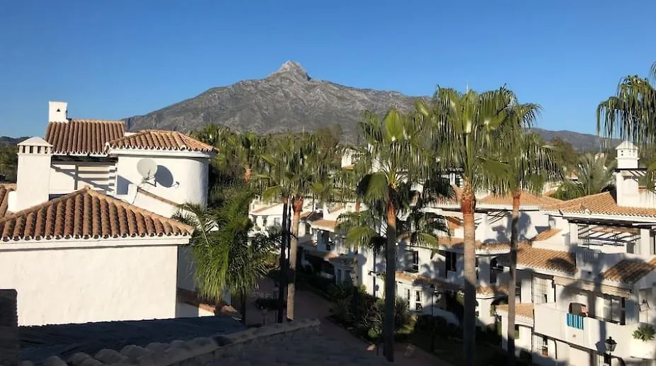 Apartment Los Naranjos Close To Puerto Banus Marbella